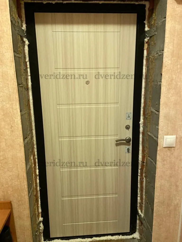 Входная дверь