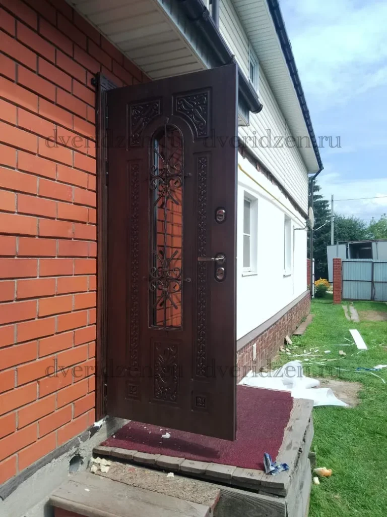 Входная дверь